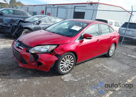 2012 Ford Focus Titanium из США, поврежденный, VIN 1FAHP3J20CL474930